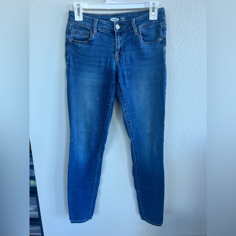 Skinny blue jeans